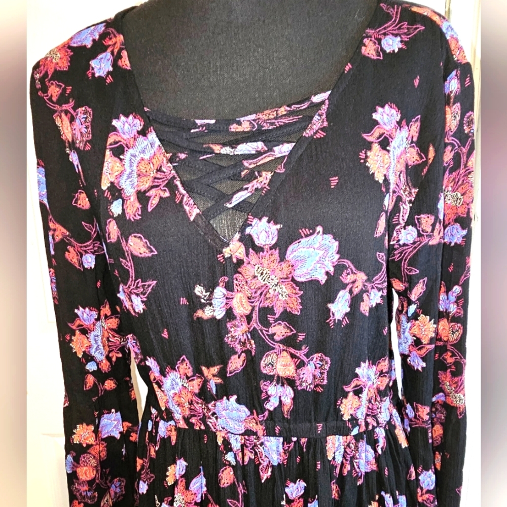 Vintage 2000s Y2K Mudd size L Dress, floral with lace up front and bell sleeves